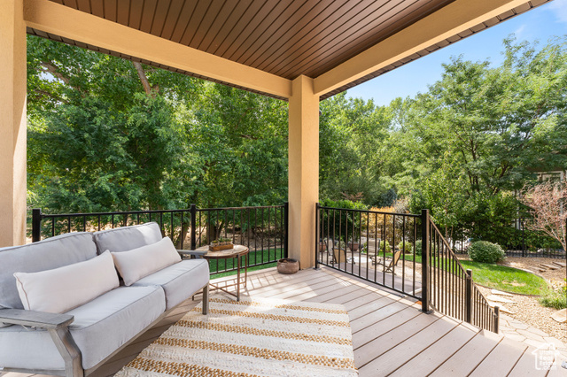 Photo 38 for MLS #2105611 at 69 W Grove Creek Cir