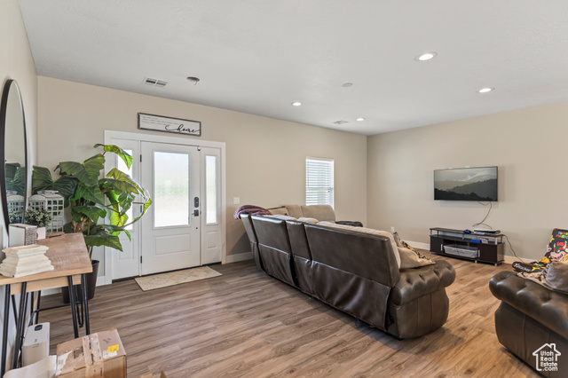 Photo 8 for MLS #2105616 at 1218 E Highline Rd