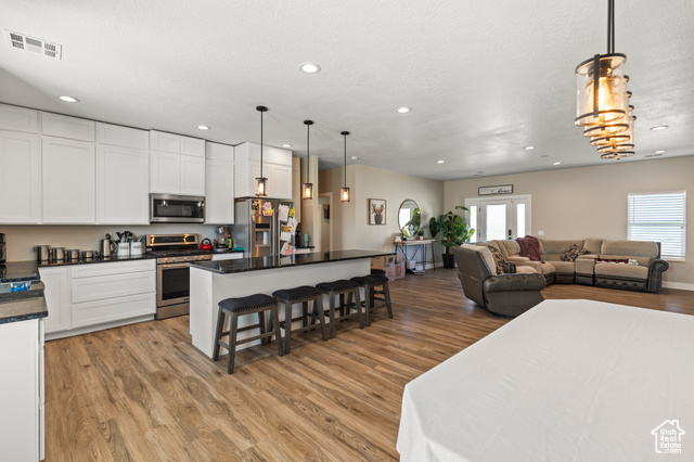 Photo 2 for MLS #2105616 at 1218 E Highline Rd