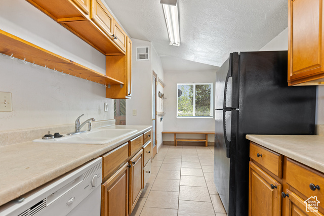 Photo 4 for MLS #2105619 at 1514 N Rome Way