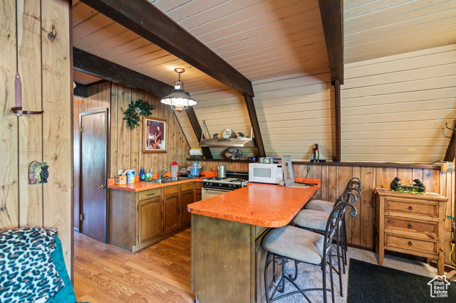 Photo 9 for MLS #2105627 at 959 Cove Rd
