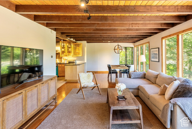 Photo 10 for MLS #2105817 at 485 Upper Evergreen Dr