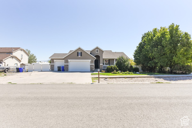 Photo 2 for MLS #2105903 at 1129 S Apricot Cir