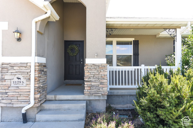 Photo 8 for MLS #2105903 at 1129 S Apricot Cir