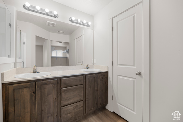 Photo 22 for MLS #2105919 at 4011 S Woodland Ave #323