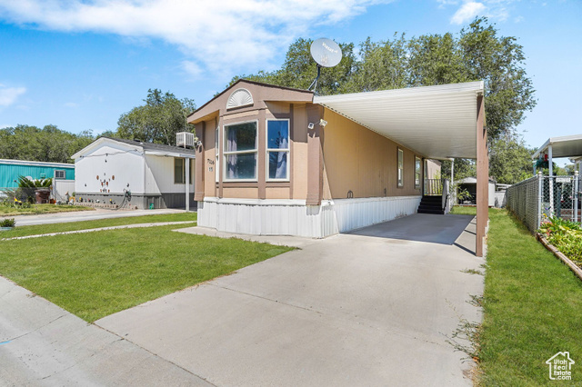 MLS #2105945 - 7116 W Bendixon Dr #11