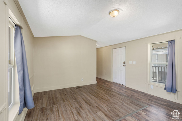 Photo 11 for MLS #2105945 at 7116 W Bendixon Dr #11