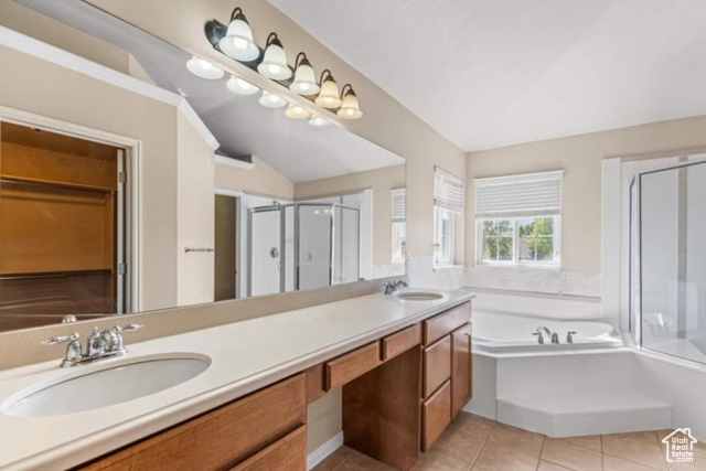 Photo 10 for MLS #2105956 at 4483 S Rodonda Linda Pl