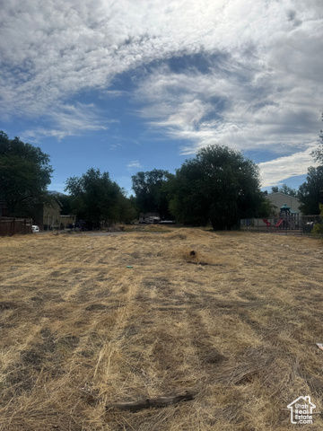 Photo 4 for MLS #2105973 at 261 N Redwood Rd #1