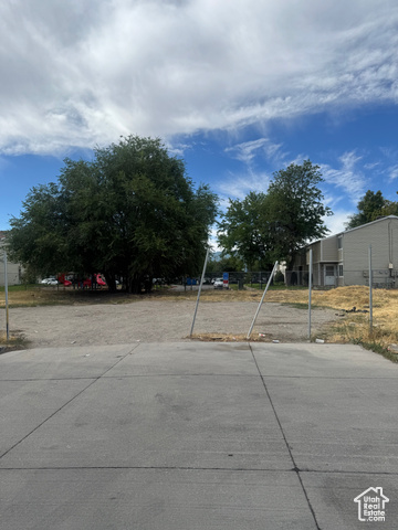 Photo 3 for MLS #2105973 at 261 N Redwood Rd #1