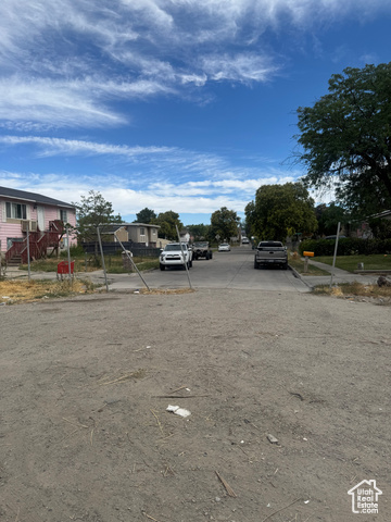 Photo 5 for MLS #2105973 at 261 N Redwood Rd #1