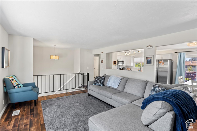 Photo 4 for MLS #2105988 at 5929 W Dry Bone Cir