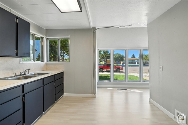 Photo 8 for MLS #2106010 at 522 Clay St