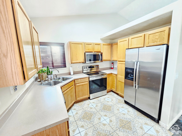 Photo 5 for MLS #2106039 at 1164 S Prospect St