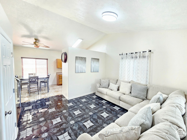Photo 3 for MLS #2106039 at 1164 S Prospect St