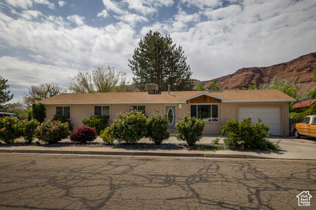 Photo 23 for MLS #2106045 at 709 W Bartlett Cir