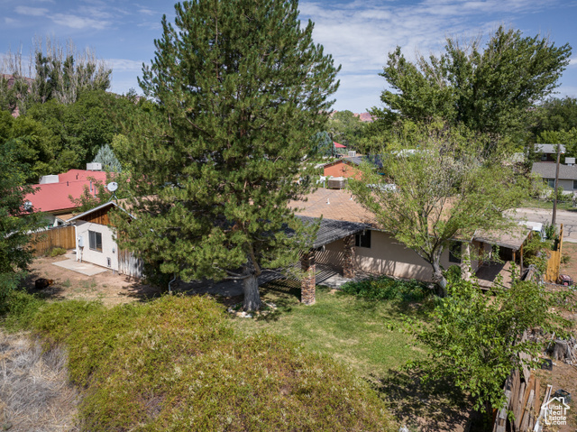 Photo 17 for MLS #2106045 at 709 W Bartlett Cir
