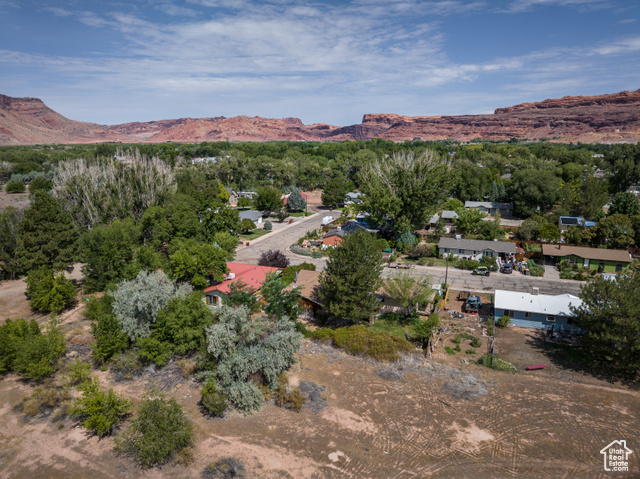 Photo 19 for MLS #2106045 at 709 W Bartlett Cir