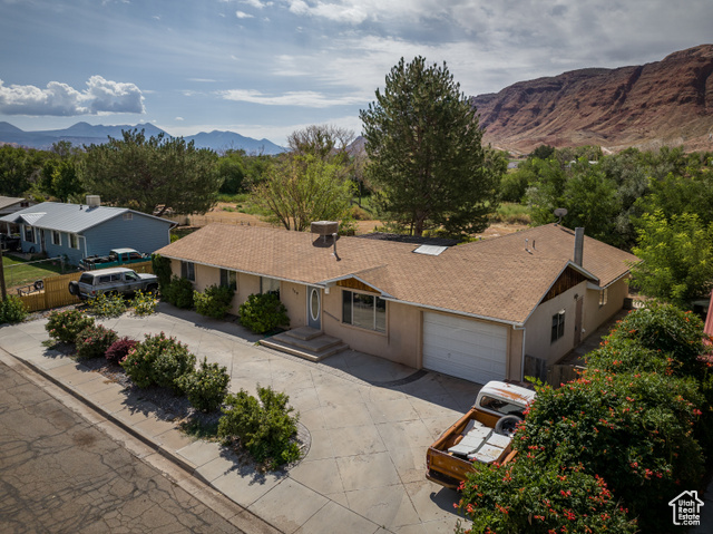 Photo 2 for MLS #2106045 at 709 W Bartlett Cir