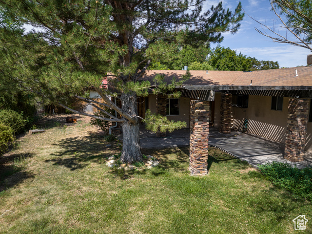 Photo 18 for MLS #2106045 at 709 W Bartlett Cir