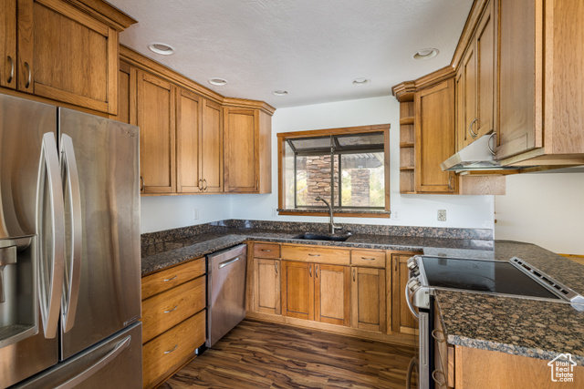 Photo 7 for MLS #2106045 at 709 W Bartlett Cir