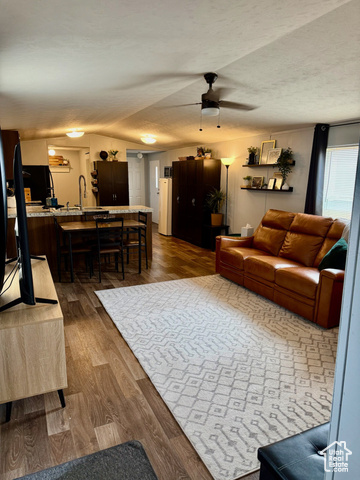 Photo 5 for MLS #2106138 at 275 N Main St #31