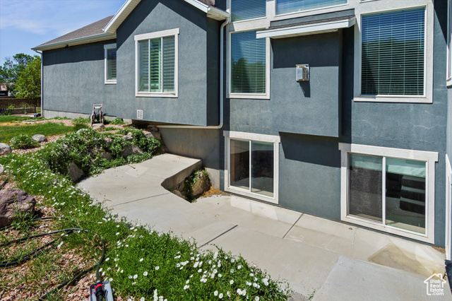 Photo 17 for MLS #2106179 at 172 E Hollybrook Cv