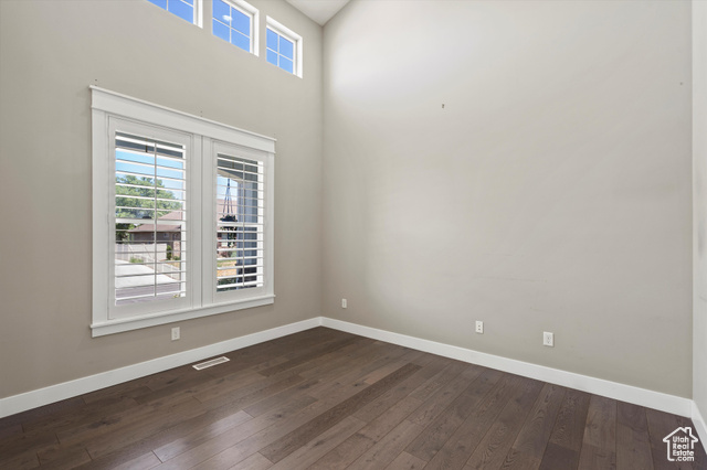 Photo 23 for MLS #2106179 at 172 E Hollybrook Cv