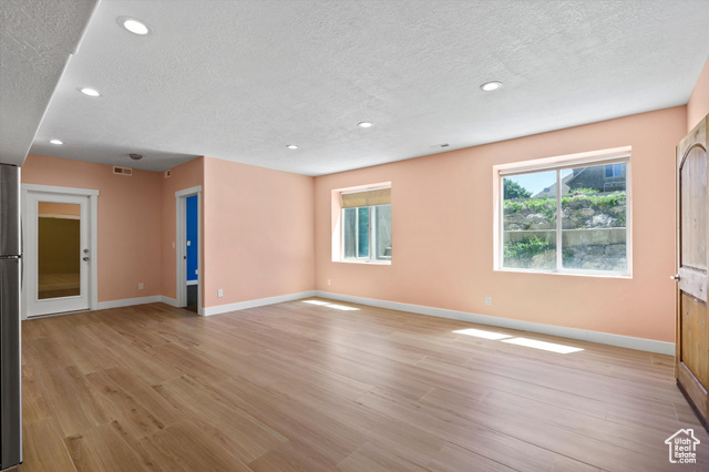 Photo 35 for MLS #2106179 at 172 E Hollybrook Cv