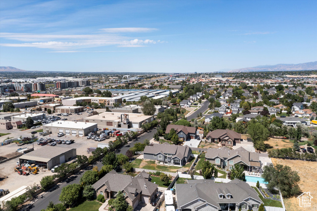 Photo 5 for MLS #2106179 at 172 E Hollybrook Cv