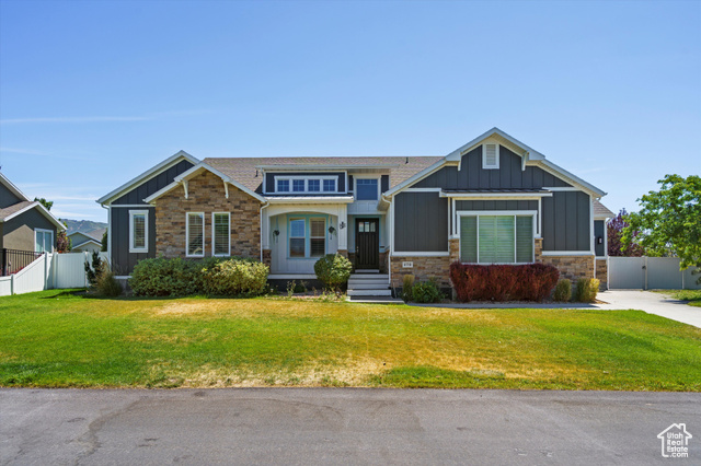Photo 13 for MLS #2106179 at 172 E Hollybrook Cv