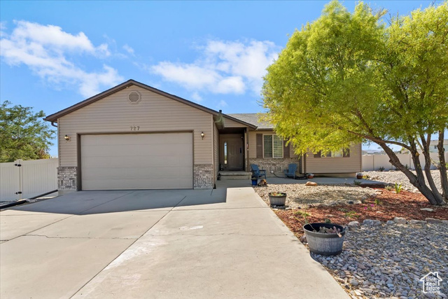 MLS #2106184 - 727 W Island Vista Cir