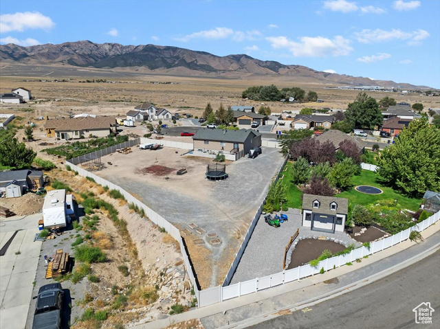 Photo 2 for MLS #2106184 at 727 W Island Vista Cir