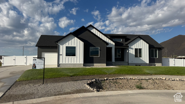 Photo 2 for MLS #2106202 at 8260 N Strasser Ct #429