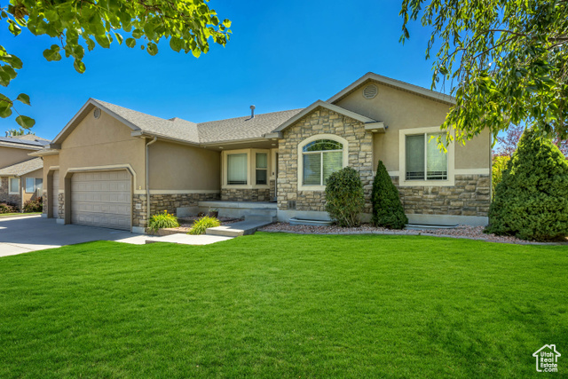 Photo 3 for MLS #2106203 at 5541 W Bellagio Way