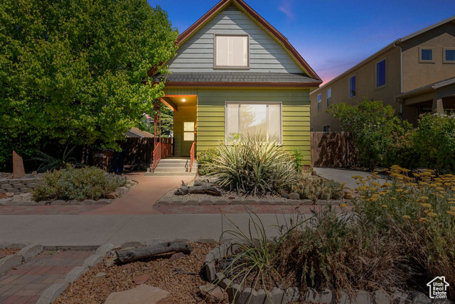 Photo 32 for MLS #2106224 at 1133 E Milton Ave