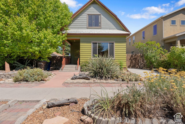 Photo 34 for MLS #2106224 at 1133 E Milton Ave