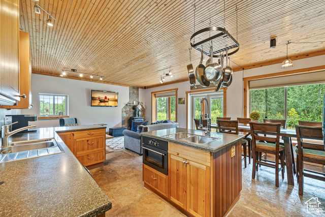 Photo 12 for MLS #2106231 at 2029 W Tollgate Rd