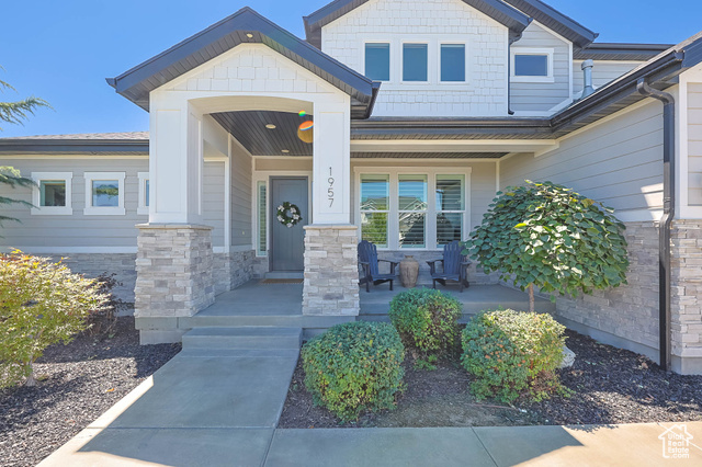 1957 W NICHOLAS FARM LN, South Jordan UT 84095