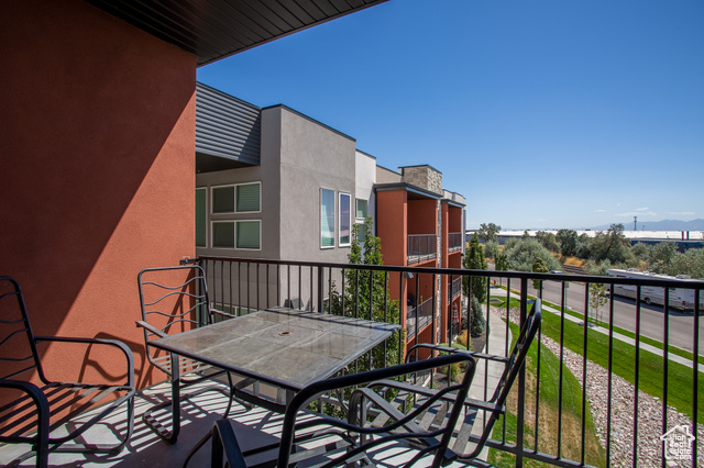 MLS #2106285 - 875 S Depot St #A335