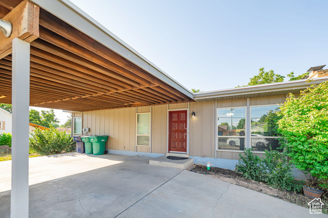View photos for 777 W 300 North MLS #2106292 - 777 W 300 North