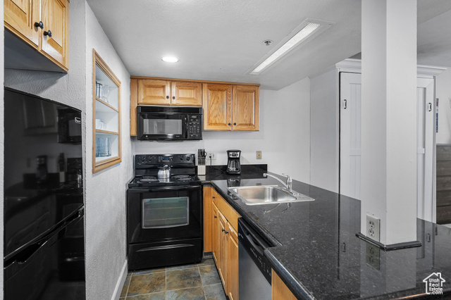 Photo 7 for MLS #2106300 at 1415 Lowell Ave #B165