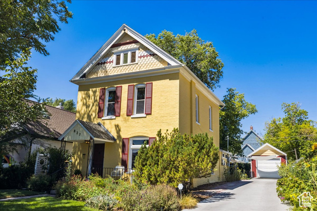 MLS #2106332 - 827 E Sherman Ave