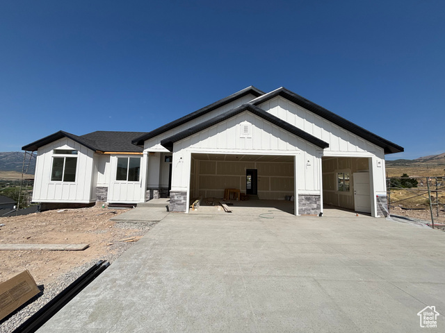 MLS #2106346 - 827 E Jenny Ln