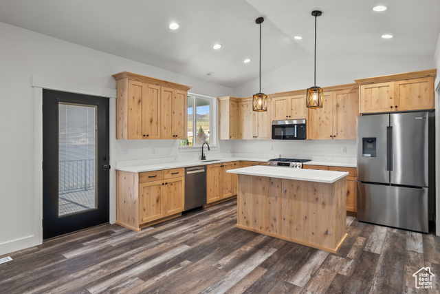 Photo 5 for MLS #2106346 at 827 E Jenny Ln