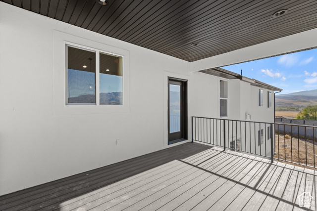 Photo 17 for MLS #2106346 at 827 E Jenny Ln