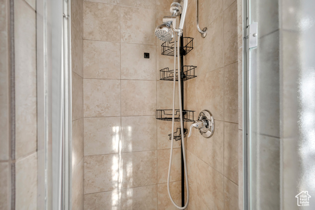 Photo 19 for MLS #2106355 at 5476 S 3350 West