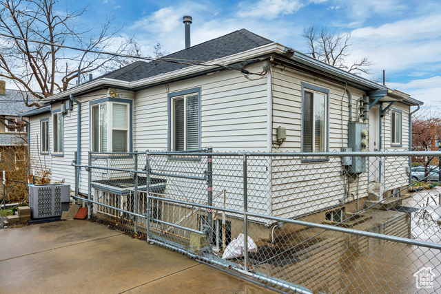 Photo 5 for MLS #2106356 at 1116 E 400 South