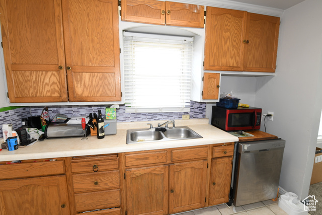 Photo 11 for MLS #2106424 at 2764 Fowler Ave