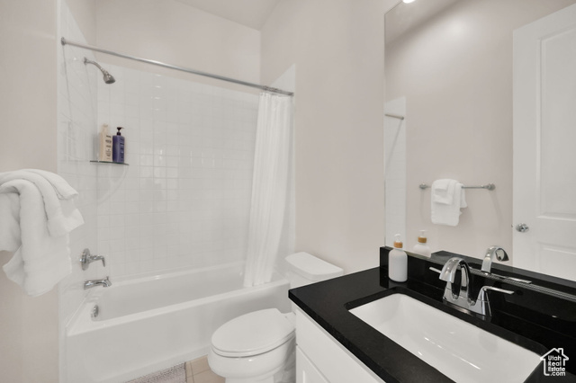 Photo 11 for MLS #2106446 at 1612 W Maple Brook Ln #27